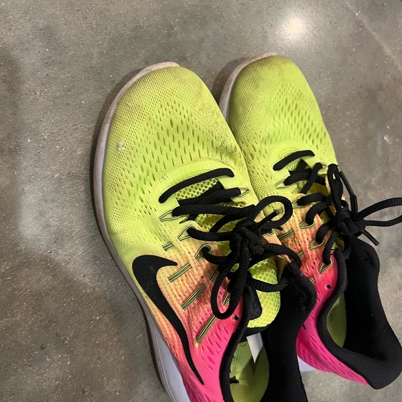 Nike neon yellow and hot pink running shoes - Picture 4 of 6